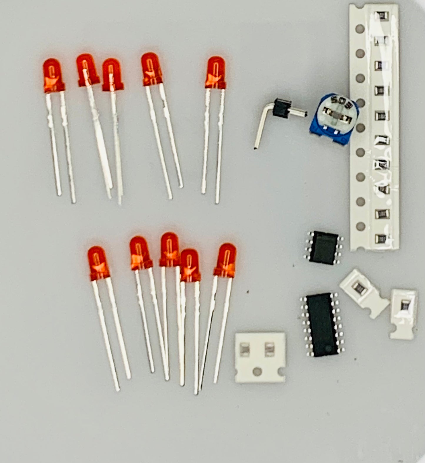 Kit SMT de soldadura: Kit electrónico de bricolaje con luz LED de flujo de agua - NE555 y CD4017